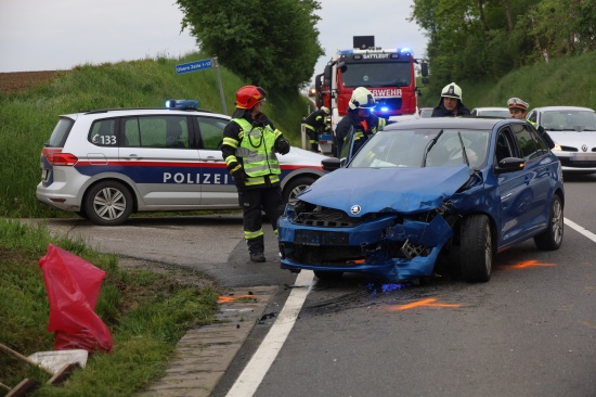 Verkehrsunfall zwischen zwei PKW auf Voralpenstrae bei Sattledt