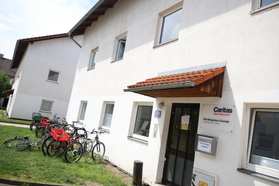 Auseinandersetzung mit Metallstange und Kchenmesser in Flchtlingsunterkunft in Wels-Pernau