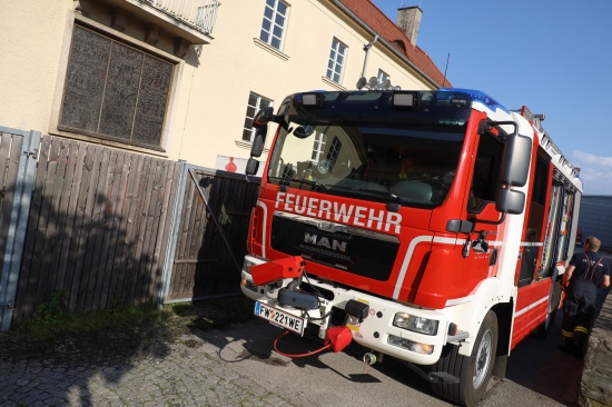 Brand im Innenhof einer Volksschule in Wels-Vogelweide