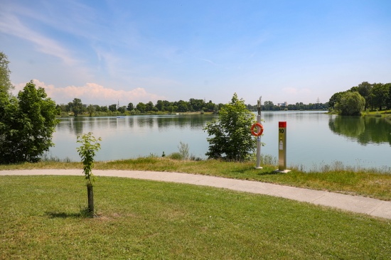 Einsatzkrfte zu Personenrettung aus dem Pichlingersee in Linz-Pichling alarmiert