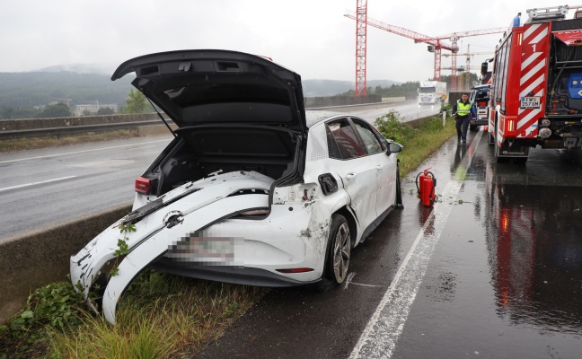 Ein Schwerverletzter bei Verkehrsunfall auf Westautobahn in Ohlsdorf