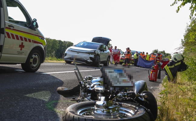 Motorradlenker (54) bei Kollision mit PKW in Buchkirchen tödlich verletzt