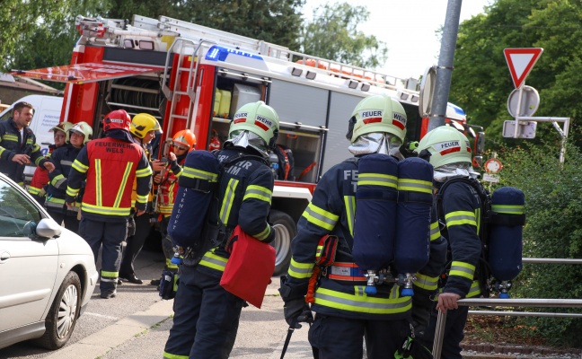 Drei Feuerwehren bei Kchenbrand in einem Mehrparteienwohnhaus in Wels-Lichtenegg im Einsatz