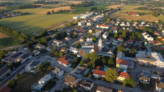 Mdchen (4) nach Sturz in Swimmingpool in Sattledt erfolgreich reanimiert