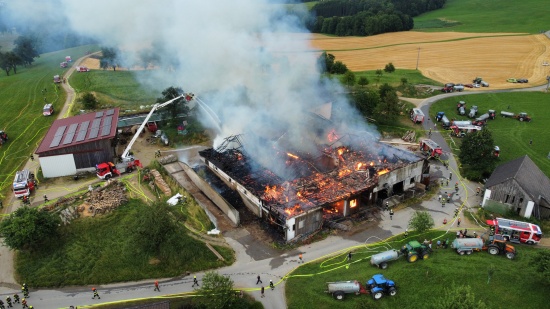 18 Feuerwehren bei Grobrand in Klam im Einsatz