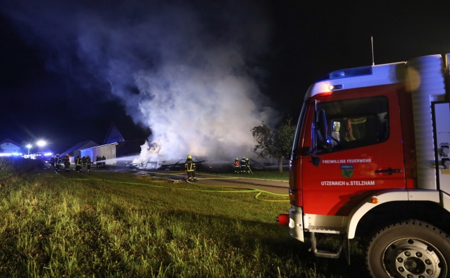 Sieben Feuerwehren bei Brand eines landwirtschaftlichen Stadels in Andrichsfurt im Einsatz