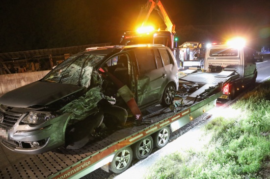 Schwerer Crash zwischen zwei PKW auf Innviertler Strae bei Krenglbach