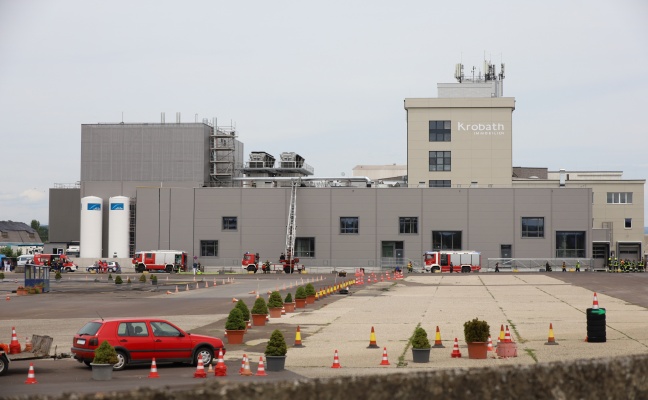 Groalarm fr die Feuerwehren bei einem Unternehmen in Enns