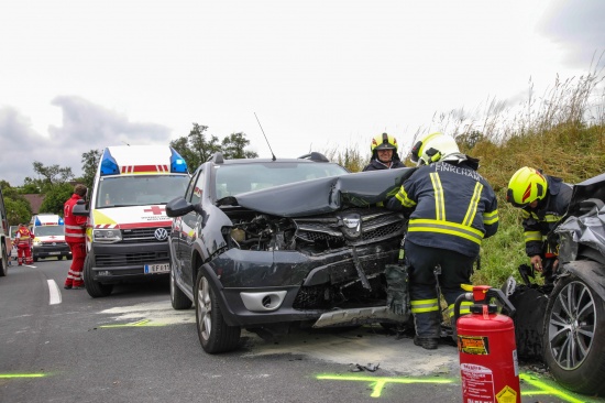 Drei Verletzte bei schwerer Kollision zweier PKW in Scharten