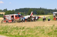 Flugunfall: Flugzeug beim Landeanflug auf Flugplatz in Laakirchen ber Landebahn hinausgeschossen