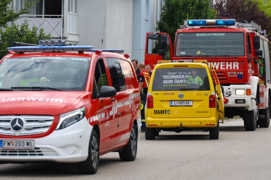 Personenrettung: Kind in Marchtrenk versehentlich in Auto eingesperrt