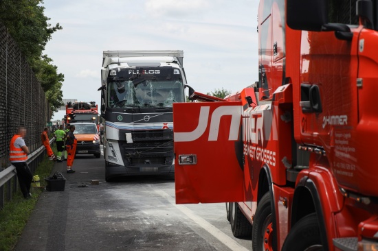 LKW-Auffahrunfall auf Welser Autobahn bei Wels-Puchberg