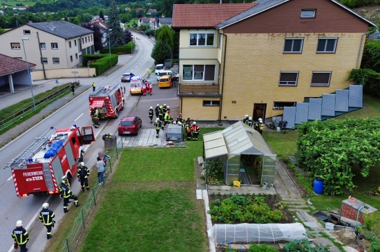 Drei Feuerwehren bei Verpuffung in einer Heizungslanlage in einem Wohnhaus in Steyregg im Einsatz