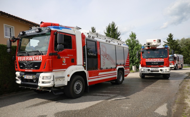 Sechs Feuerwehren bei Brand in einem Wohnhaus in Andorf im Einsatz