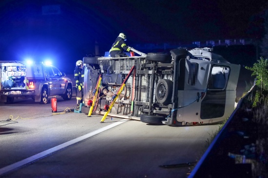 Neun teils Schwerverletzte bei folgenschwerem Crash auf Westautobahn in Eggendorf im Traunkreis