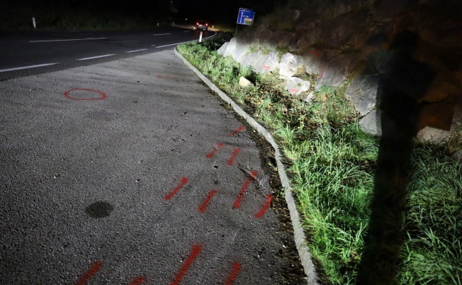 Tödlicher Verkehrsunfall: Motorradlenker (30) auf Steyrer Straße in Dietach gegen Mauer geprallt