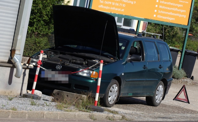 Brand im Motorraum eines PKW auf Gmundener Strae bei Lambach rasch gelscht