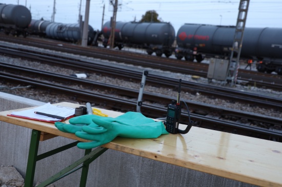 Unfalluntersuchung und Vorbereitung fr die Bergearbeiten nach Gterzugentgleisung in Wels-Neustadt