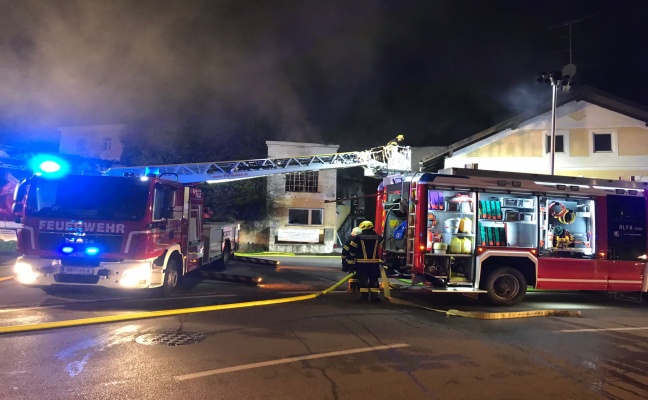 Sechs Feuerwehren bei Gebudebrand in Helpfau-Uttendorf im Einsatz