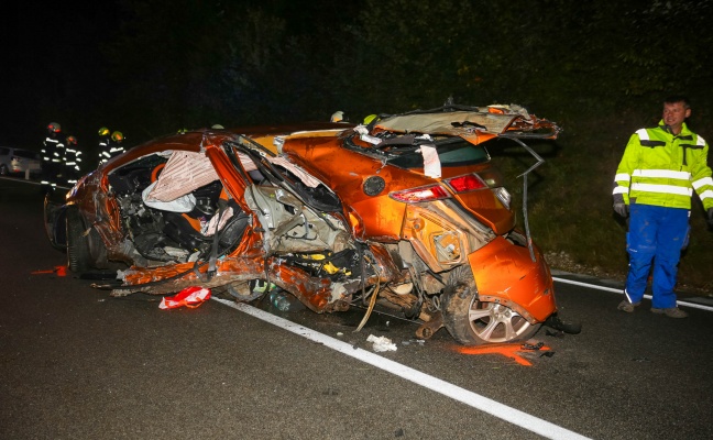 Schwerer Crash auf Braunauer Strae bei Helpfau-Uttendorf fordert vier teils Schwerverletzte