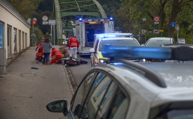 Schwerer Verkehrsunfall zwischen Motorrad und PKW in Wels-Innenstadt