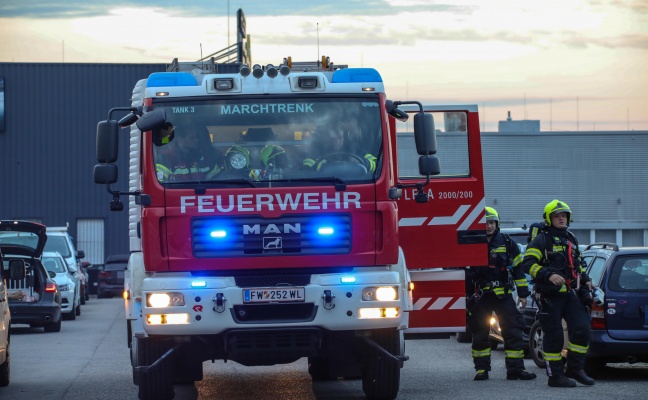 Grillfeier statt Brand: Befrchteter Brand bei Firma in Marchtrenk stellte sich als Fehlalarm heraus