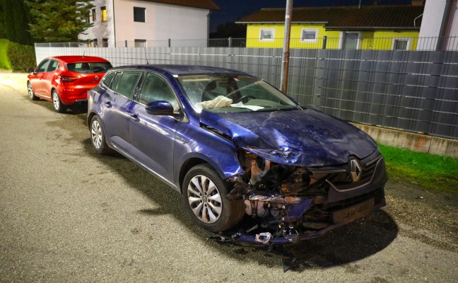 Kreuzungsunfall zwischen zwei PKW auf Salzkammergut Strae bei Regau endet glimpflich