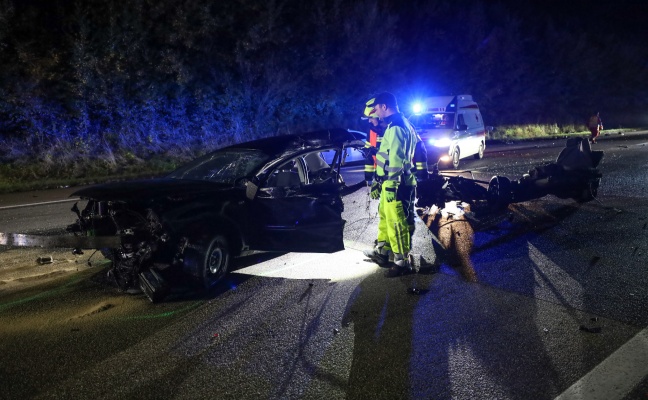 Autolenker (26) erlag nach Horrorunfall auf Westautobahn bei Pucking im Klinikum seinen Verletzungen