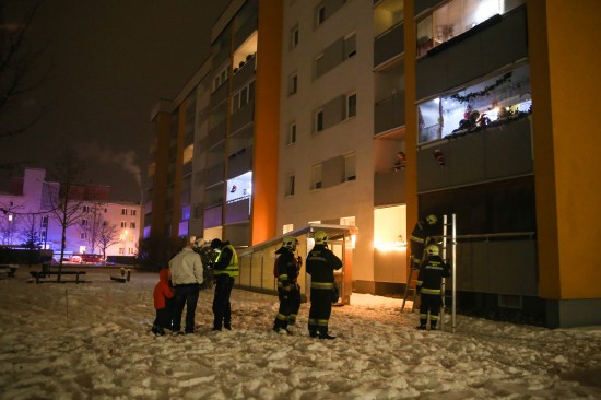 Brand am Balkon eines Wohnhauses in der Silvesternacht in Wels-Neustadt