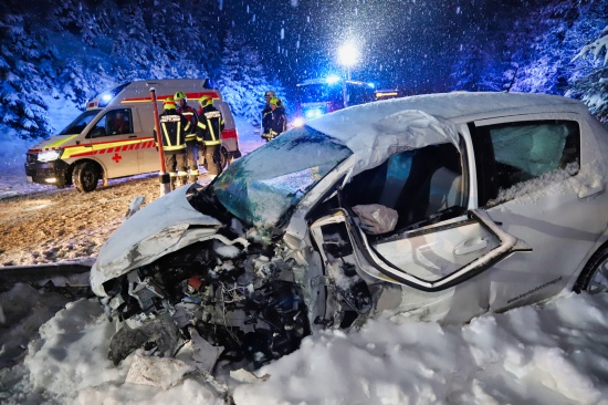 Kollision zwischen PKW und LKW in Bad Leonfelden fordert einen Verletzten