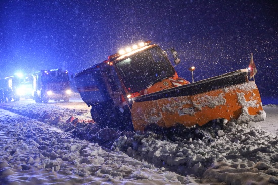 Unflle im Minutentakt: Intensiver Schneefall sorgt fr Chaos auf Straen in Obersterreich