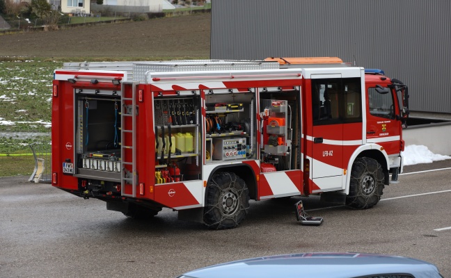 Feuerwehr bei berflutung bei einem Unternehmen in Krenglbach im Einsatz