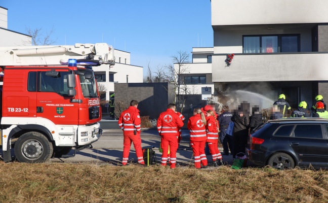 "Gefilmt statt gelscht": Brand eines Adventkranzes in Sattledt greift von Terrasse auf Gebude ber