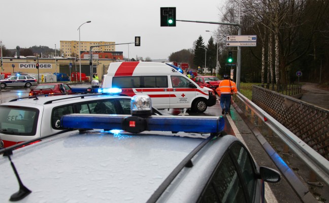 Schwerer Kreuzungscrash auf der Innviertler Straße in Grieskirchen