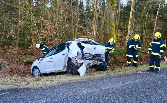 Schwerer Verkehrsunfall eines PKW bei berackern