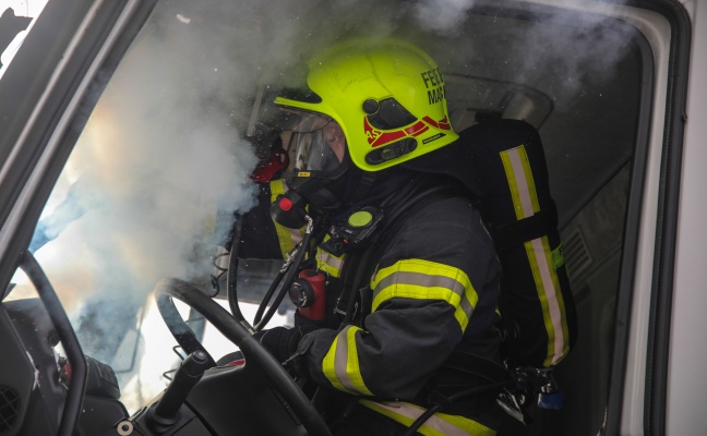 Kleinbrand in einer LKW-Fahrerkabine sorgte fr Einsatz zweier Feuerwehren in Marchtrenk