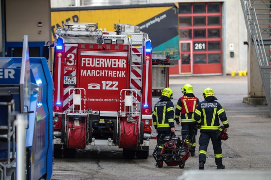 Rauchentwicklung in einer Halle eines Unternehmens in Marchtrenk sorgte fr Einsatz der Feuerwehr