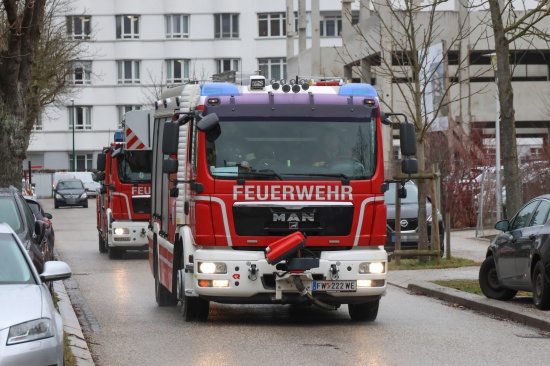 Einsatzkrfte zu Personenrettung auf Baustelle in Wels-Neustadt alarmiert