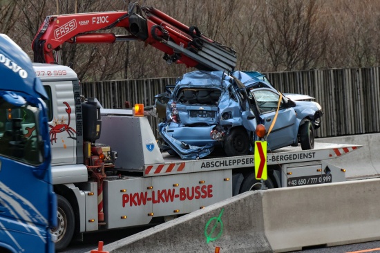 Tdlicher Verkehrsunfall im Tunnel Kienberg auf der Pyhrnautobahn in Micheldorf in Obersterreich