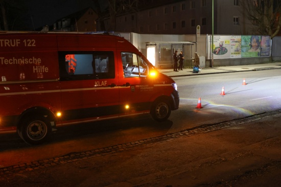 Feuerwehr verwandelte Mehrweggebinde in Ganzweggebinde - Straenreinigung in Wels-Lichtenegg