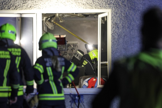 Vier Feuerwehren bei Brand eines Bros in einem Firmengebude in Ansfelden im Einsatz