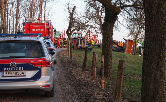 Umgestrzter Teleskoplader: Landwirtschaftlicher Unfall in Grieskirchen endet glimpflich