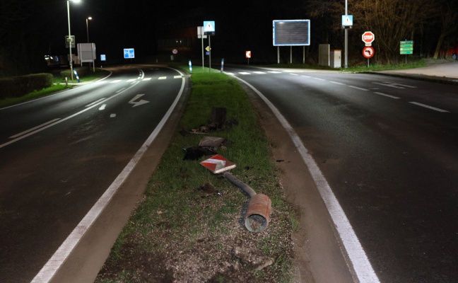 Einsatzkrfte entdeckten auf dem Weg zum Einsatz Unfallstelle auf Pyhrnpass Strae in Sattledt