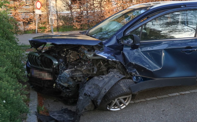 Drei Verletzte bei schwerem Verkehrsunfall auf Salzkammergutstrae in Altmnster