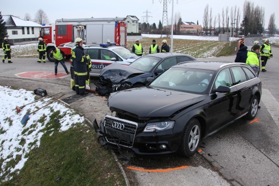 Polizeistreife bei Kreuzungscrash in Gunskirchen gerammt