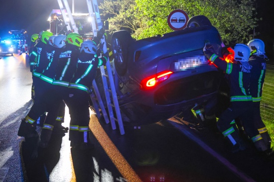 Autoberschlag auf Wallerner Strae bei Scharten fordert eine leichtverletzte Person