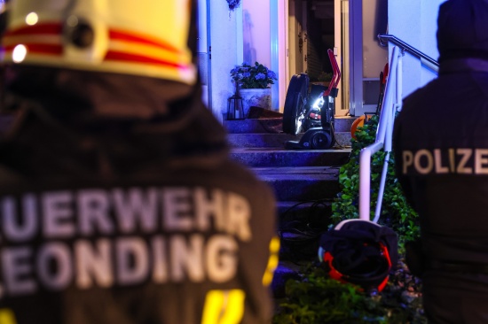 Schnelle Entwarnung nach befrchtetem Kellerbrand in einem Haus in Leonding