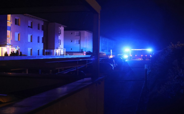 Nachkontrolle nach Akkubrand in einer Wohnung eines Mehrparteienwohnhauses in Wels-Vogelweide