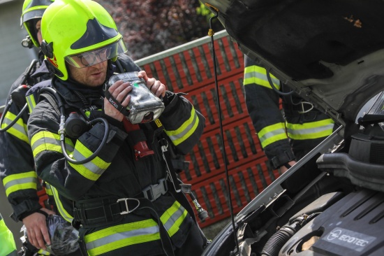 Fahrzeugpanne: Vermeintlicher PKW-Brand auf Wiener Strae bei Marchtrenk sorgte fr Feuerwehreinsatz