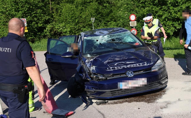 Autolenkerin überschlug sich bei Bad Wimsbach-Neydharting mit PKW